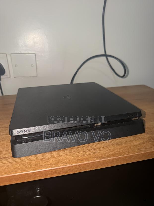 Play Station 4