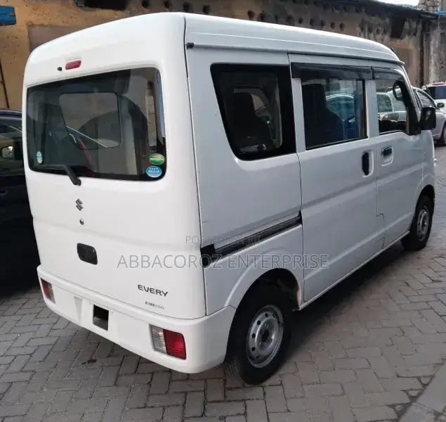 Suzuki Every Wagon 2017 White