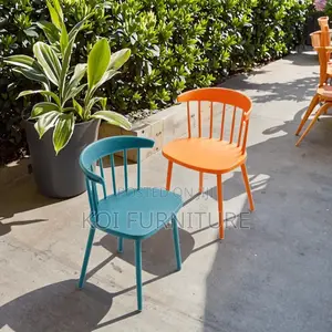 Dining Chairs; Plastic Armless Noridic Dining Chairs