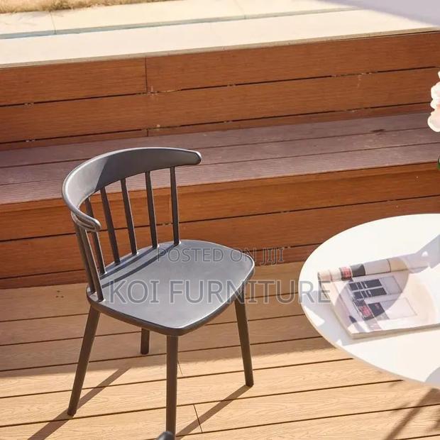 Dining Chairs; Plastic Armless Noridic Dining Chairs - thumbnail 3
