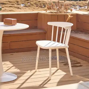 Dining Chairs; Plastic Armless Noridic Dining Chairs
