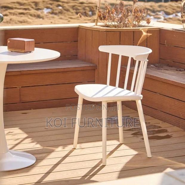 Dining Chairs; Plastic Armless Noridic Dining Chairs - thumbnail 5