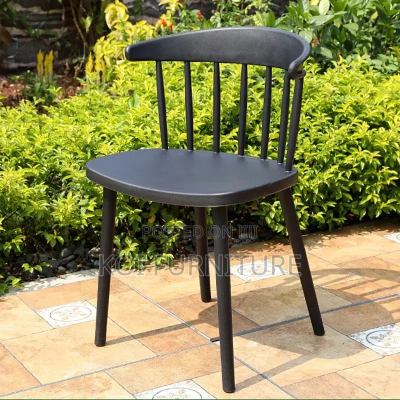 Dining Chairs; Plastic Armless Noridic Dining Chairs