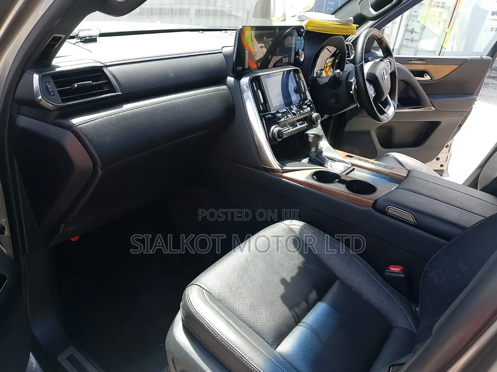Lexus LX 600 2022 Gray