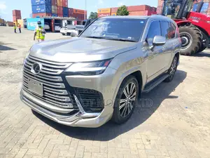 Lexus LX 600 2022 Gray