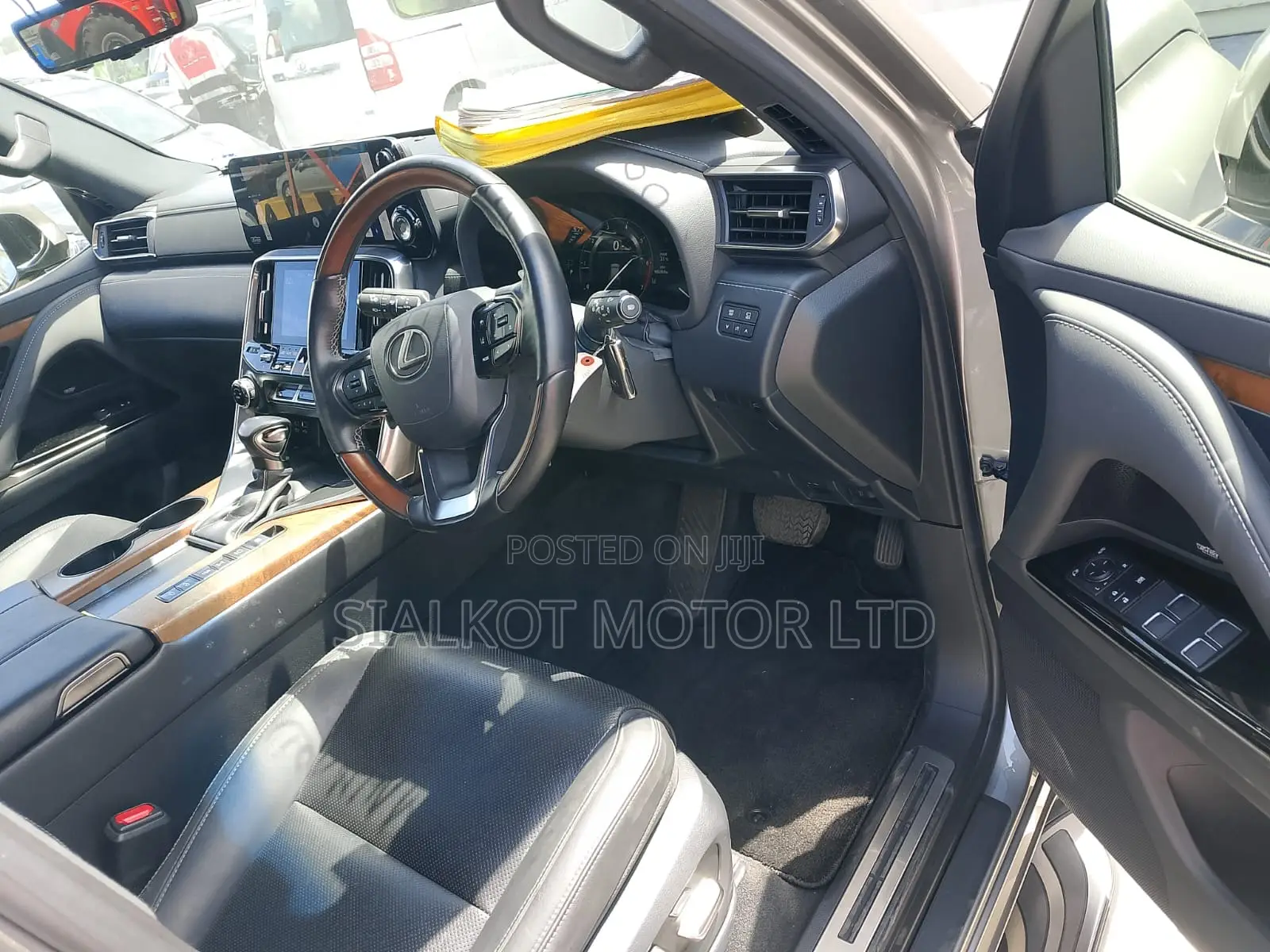 Lexus LX 600 2022 Gray