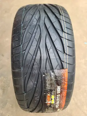 245 /40 R19 Maxxis Tyres 98w Ma-Z1 Made in Thailand