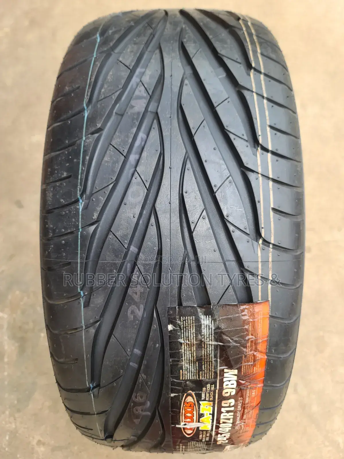 245 /40 R19 Maxxis Tyres 98w Ma-Z1 Made in Thailand