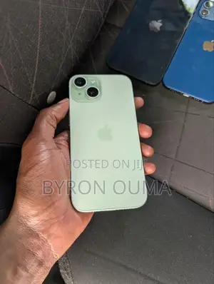 Apple iPhone 15 128 GB Green