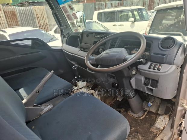 2008 Mitsubishi Canter - thumbnail 2