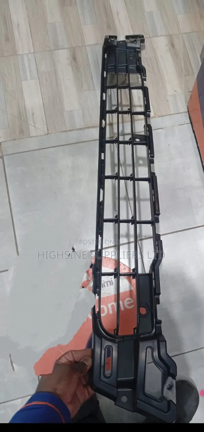 Bumper Grill Hiace 2014