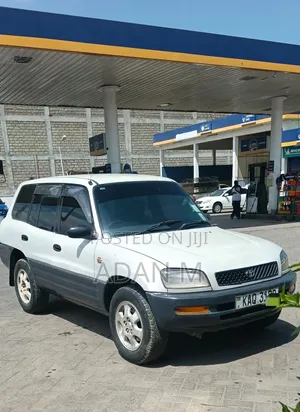 Toyota RAV4 1995 White