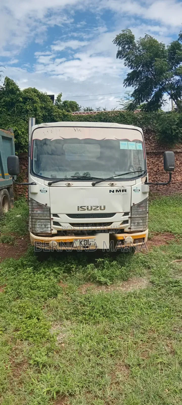 Isuzu NMR 2023 Model