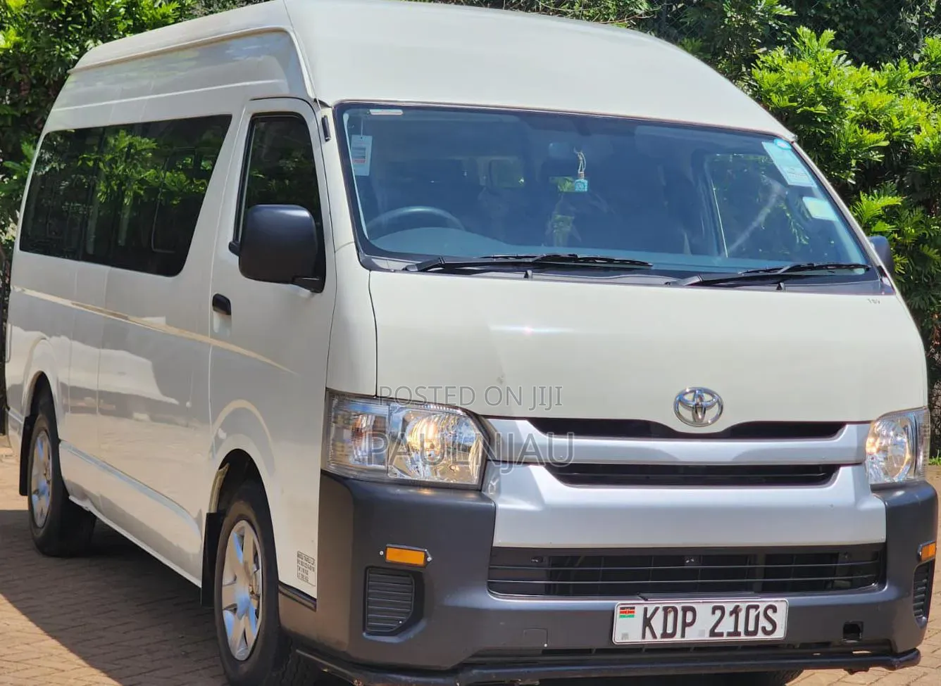 Toyota HiAce 2017 White