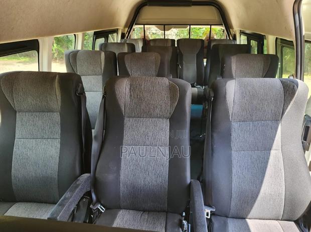 Toyota HiAce 2017 White - thumbnail 8