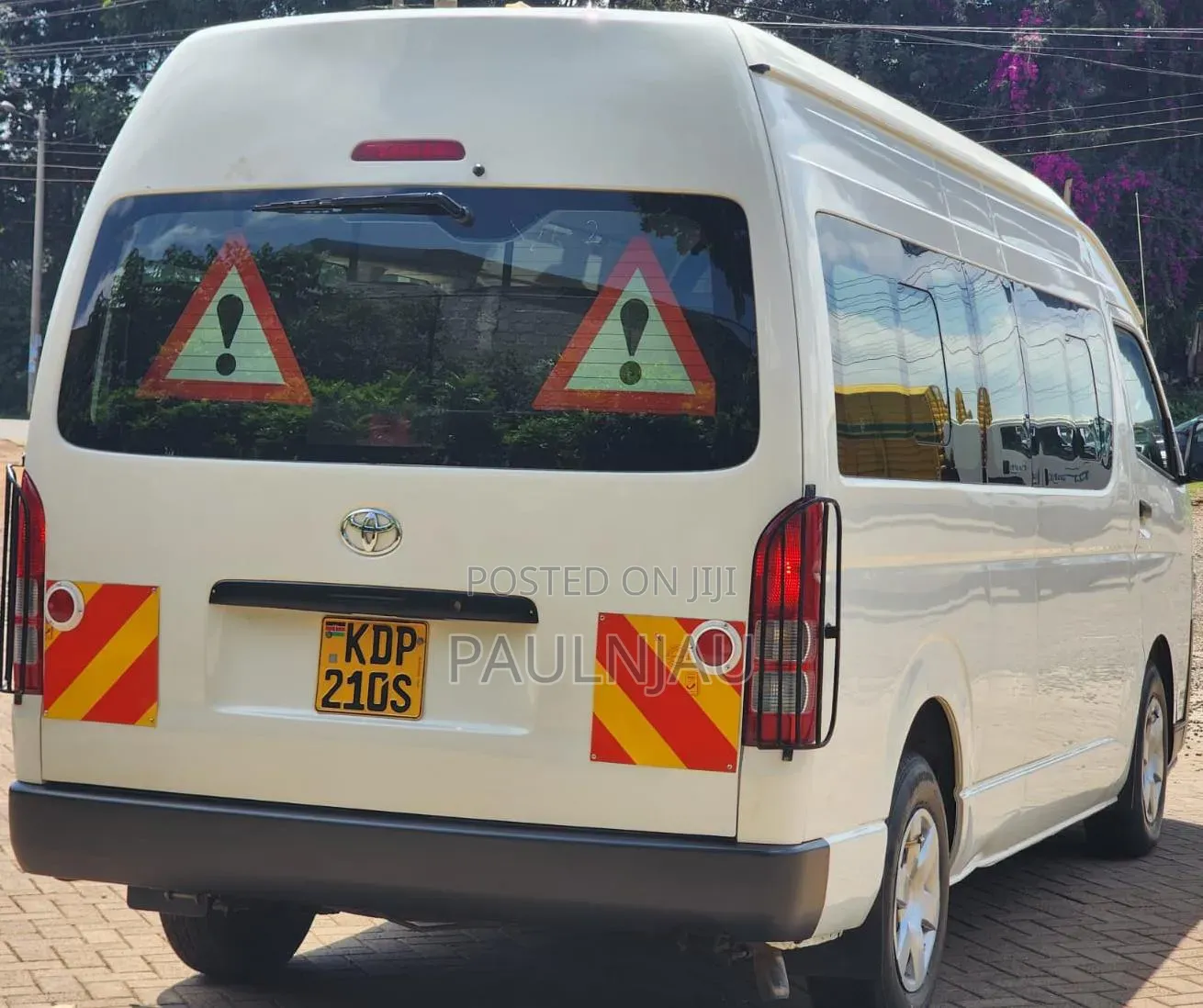 Toyota HiAce 2017 White