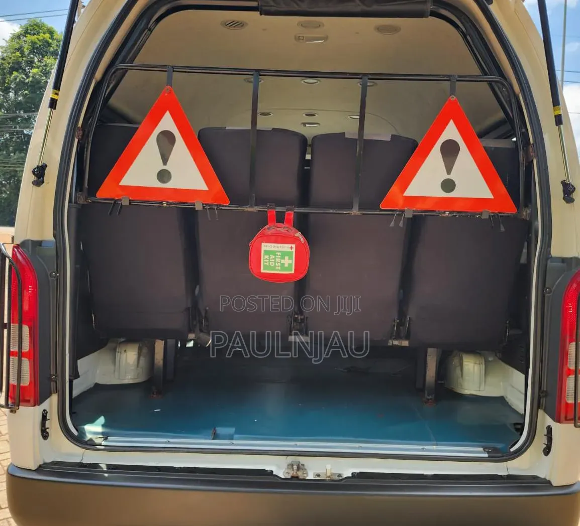 Toyota HiAce 2017 White