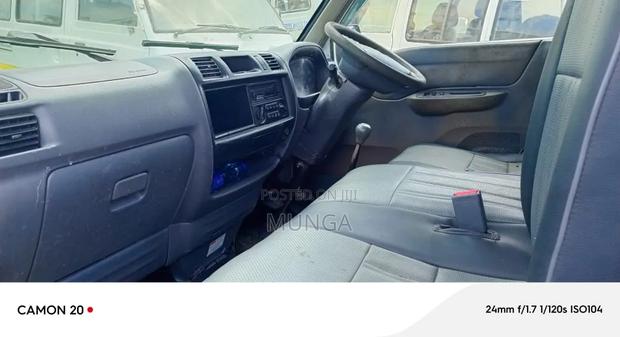 Mazda Bongo 2012 White - thumbnail 3
