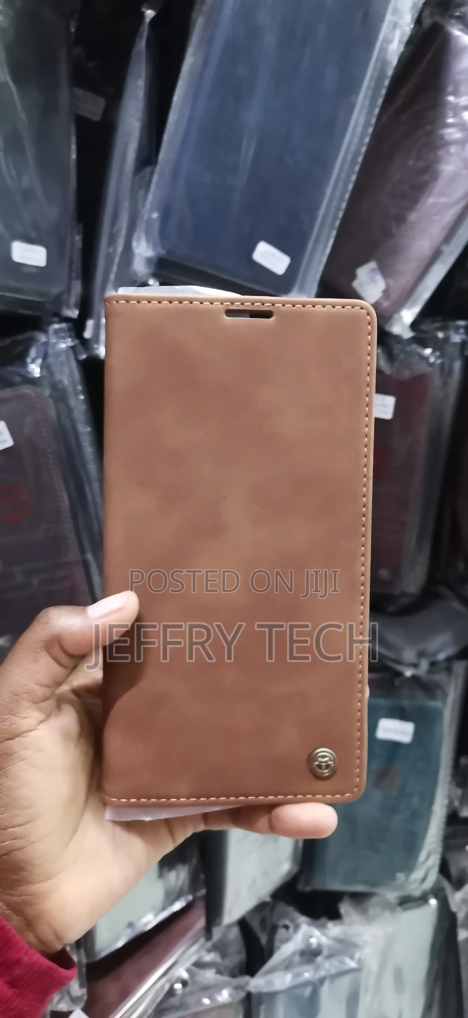 Note20 Ultra, Featuring Card Slots and a Magnetic Closure Case