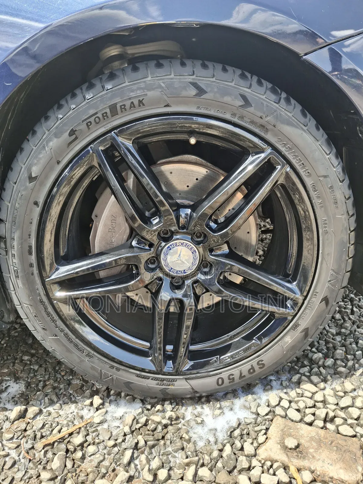 Mercedes-Benz E220 2016 Blue