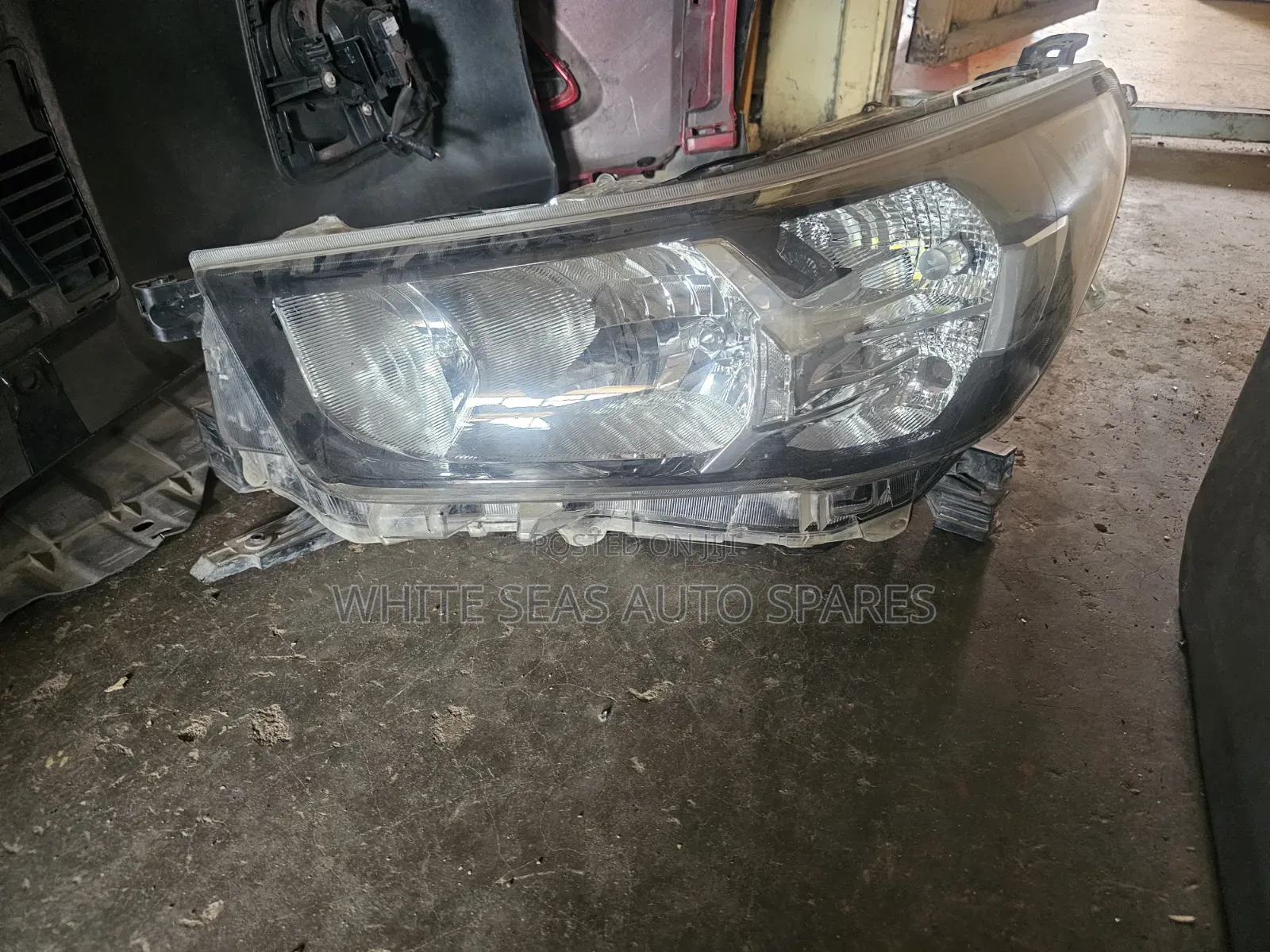 Headlight Revo 2018