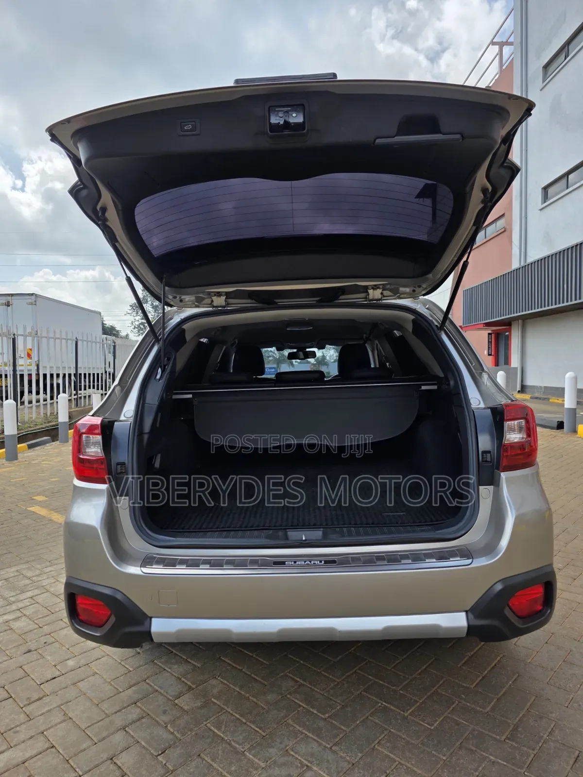 Subaru Outback 2017 Silver