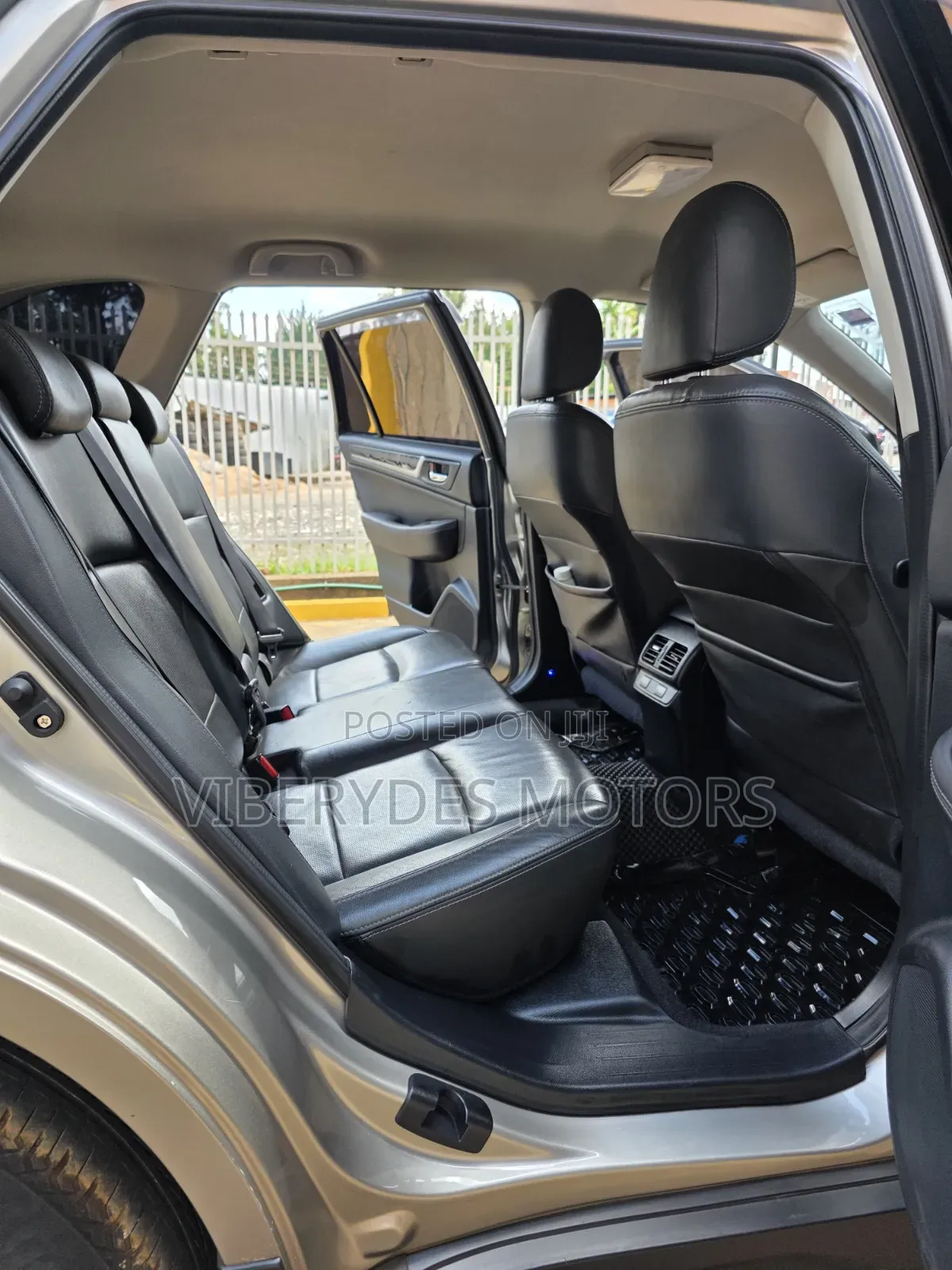Subaru Outback 2017 Silver