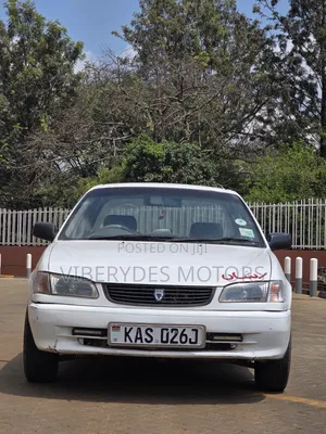 Toyota Corolla 1999 White