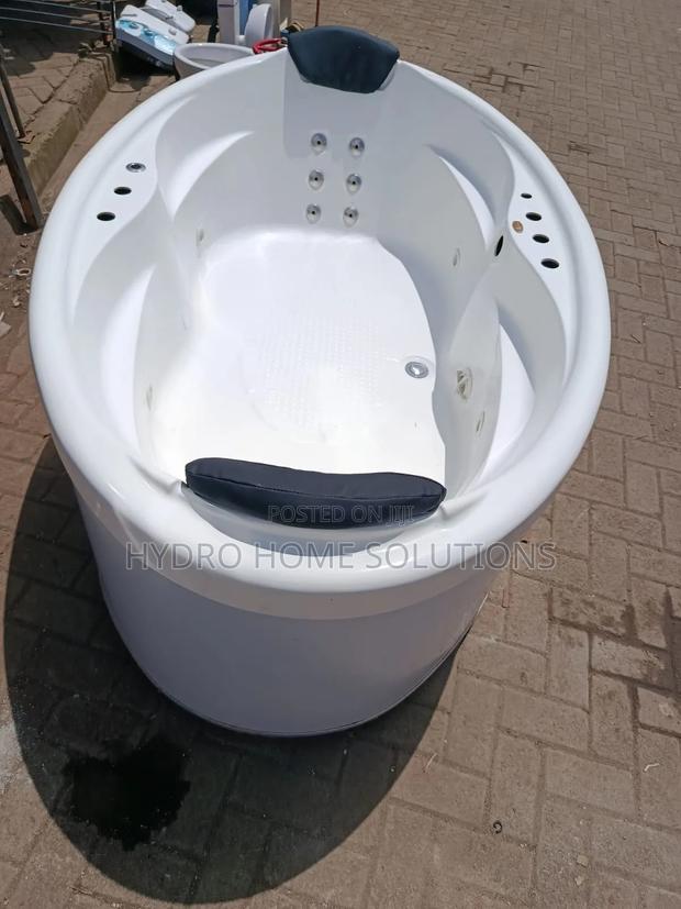 Luxury 2-Person Jacuzzi Bathtub