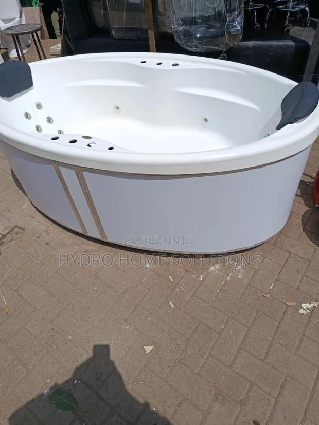 Luxury 2-Person Jacuzzi Bathtub - thumbnail 2