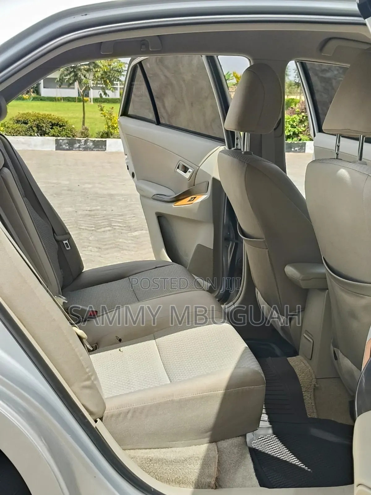Toyota Premio 2011 Silver