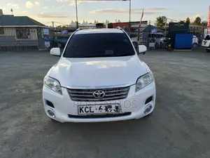 Toyota Vanguard 2010 White