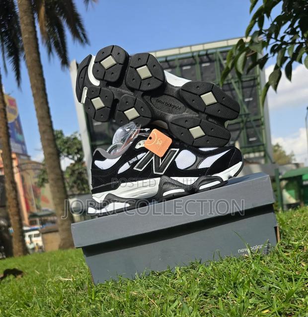 New Balance 9060 Black White Sneakers - thumbnail 2