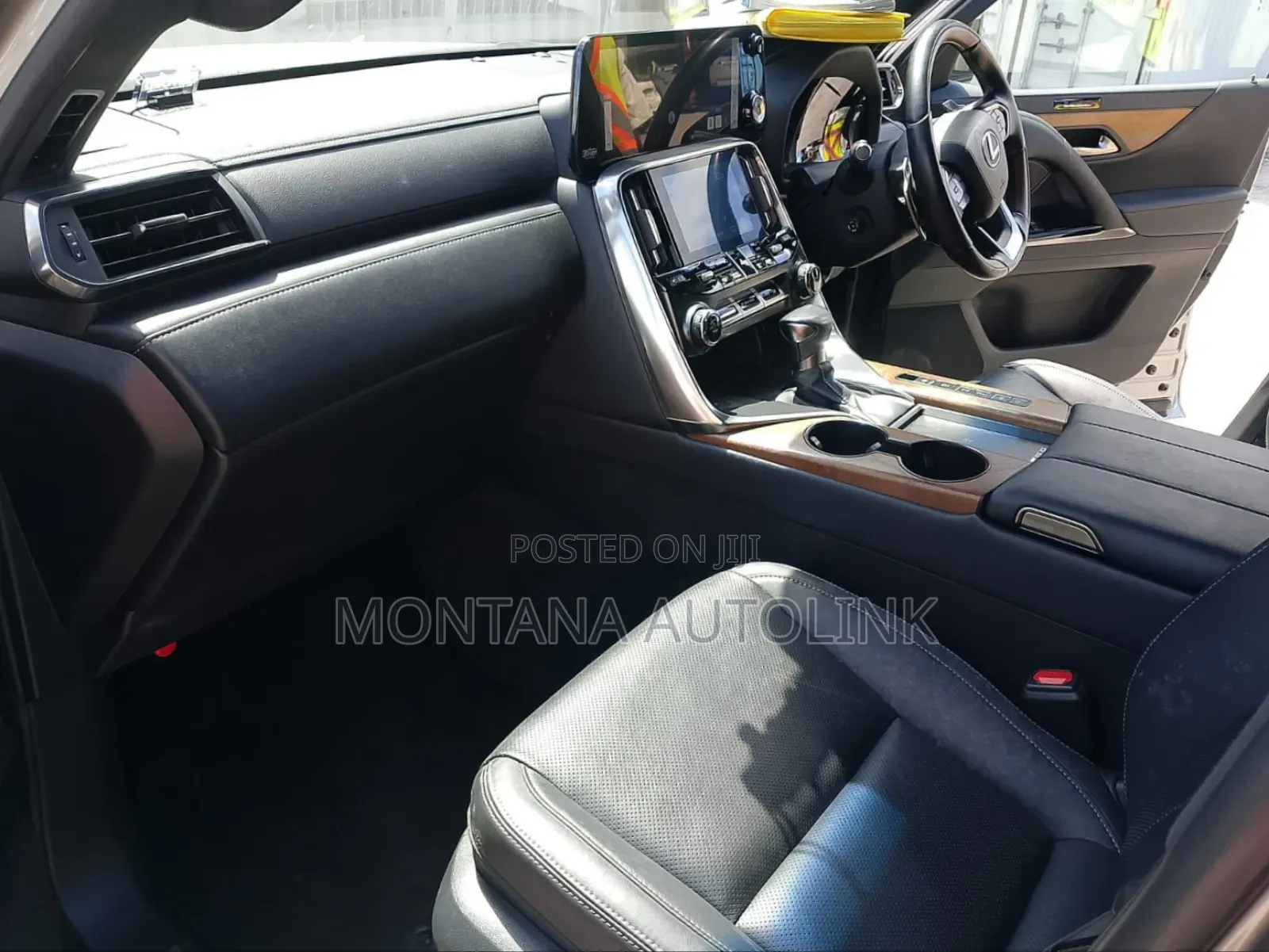 Lexus LX 600 2022 Brown
