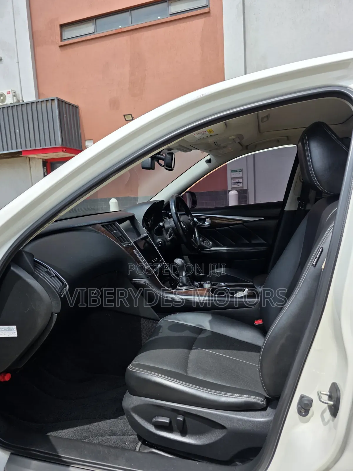 Nissan Skyline 2015 White