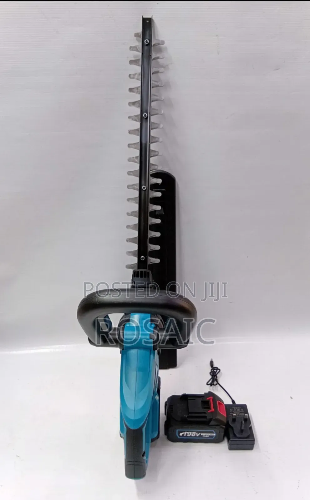 Makita Cordless Hedge Trimmer