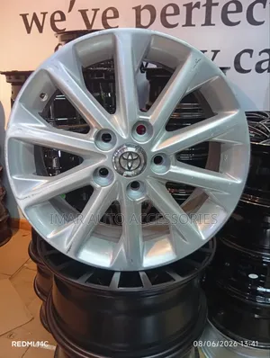 Toyota Genuine Style Alloy Wheels - Silver Multi-Spoke Rims