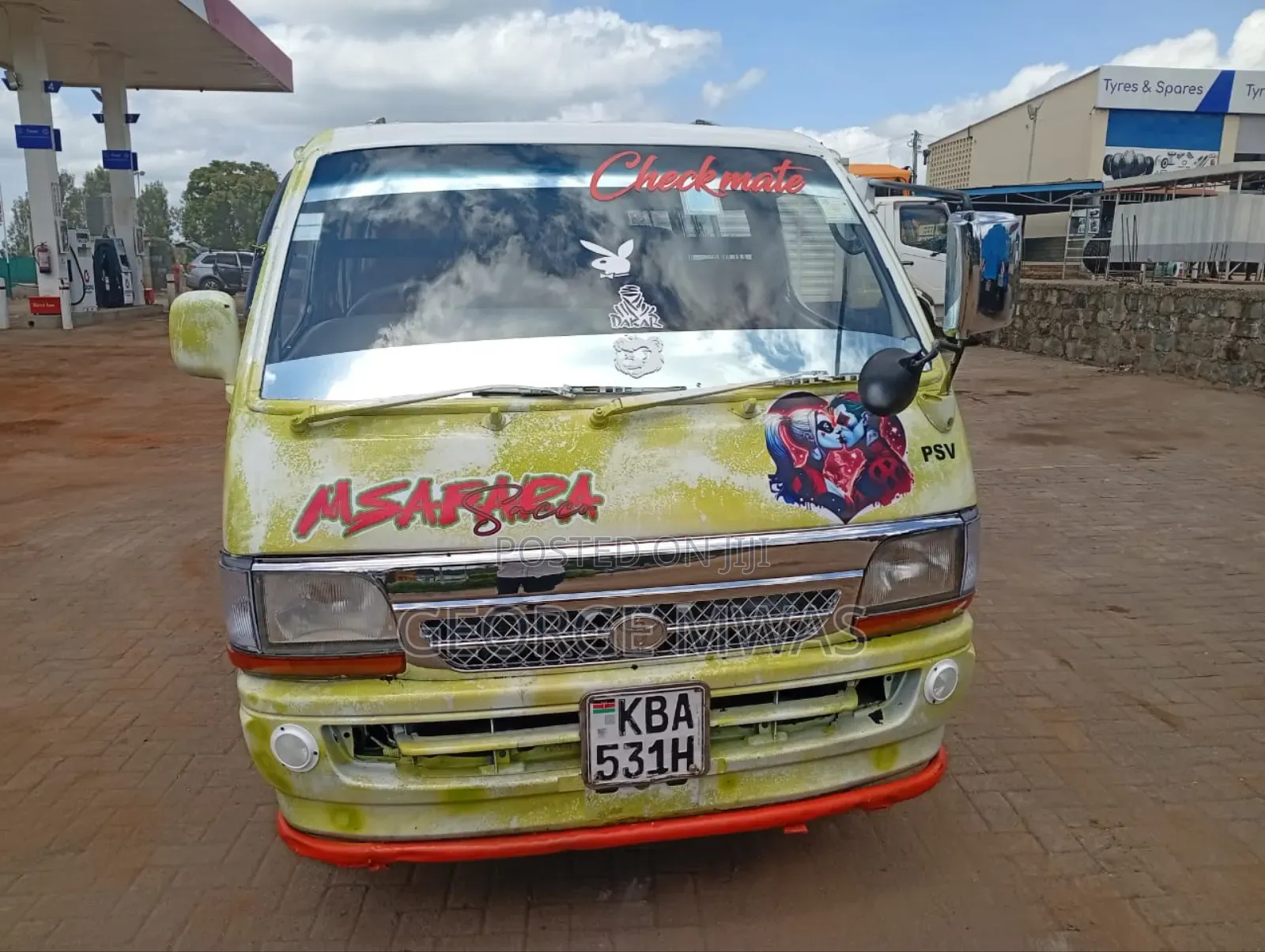 Toyota HiAce 2000 White