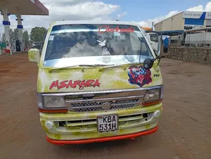 Toyota HiAce 2000 White