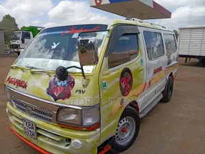 Toyota HiAce 2000 White