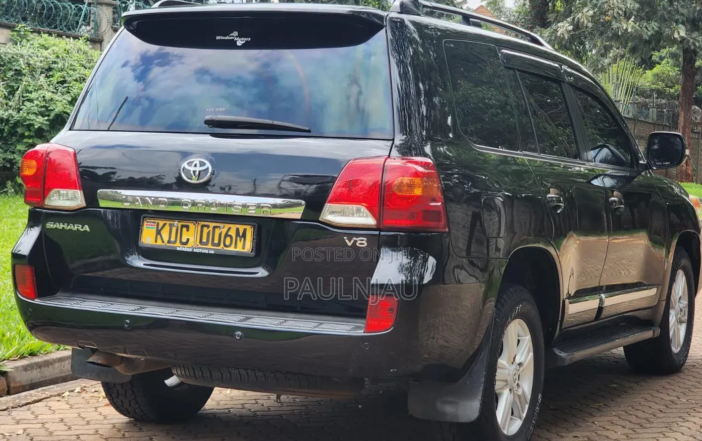 Toyota Land Cruiser Prado 2013