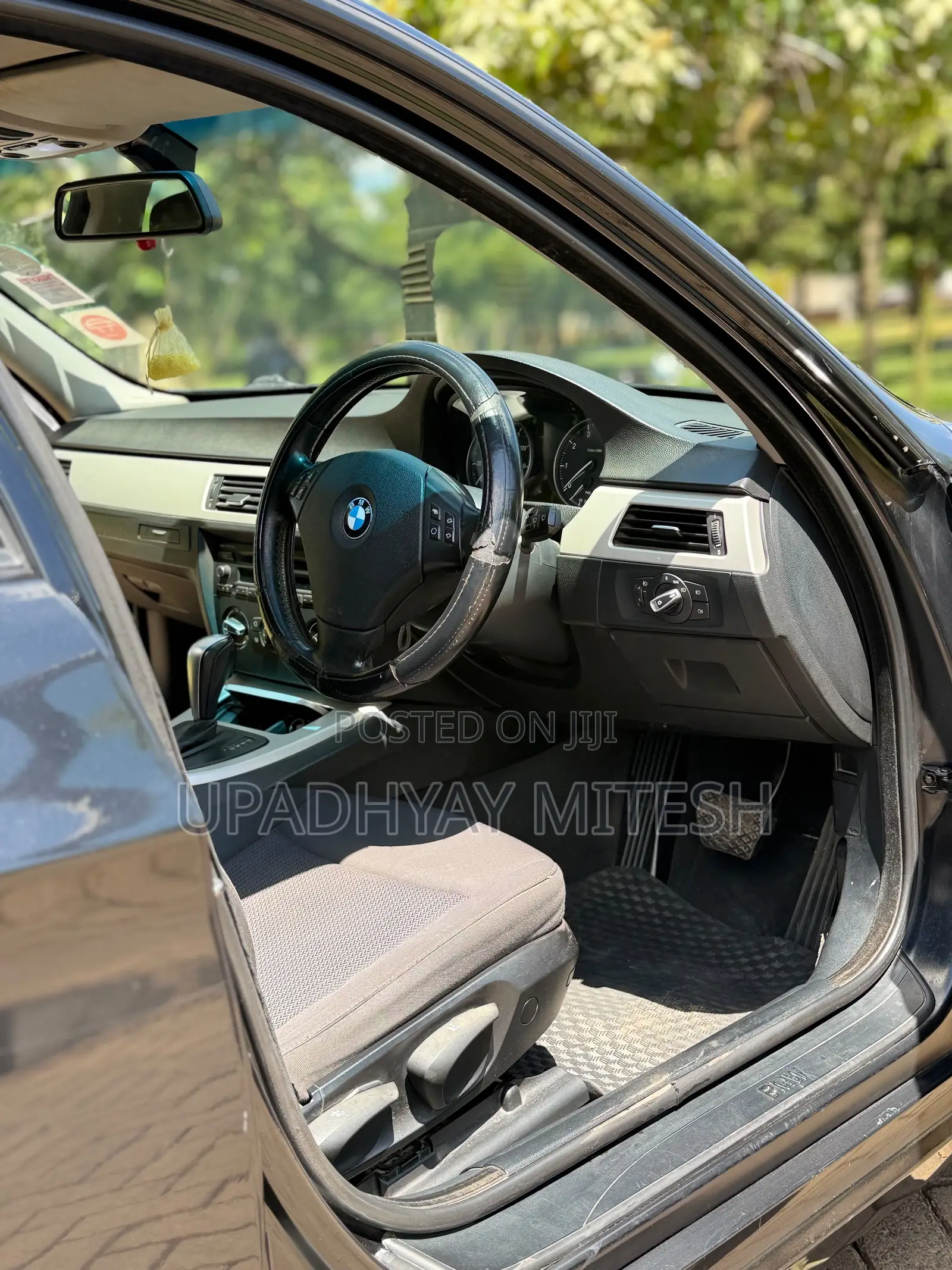 BMW 318i 2009 Black