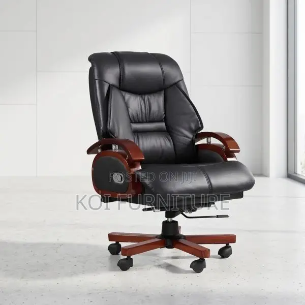 Office Chair : Black Executive Chair in a Reclining Model
