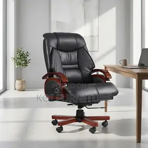 Office Chair : Black Executive Chair in a Reclining Model