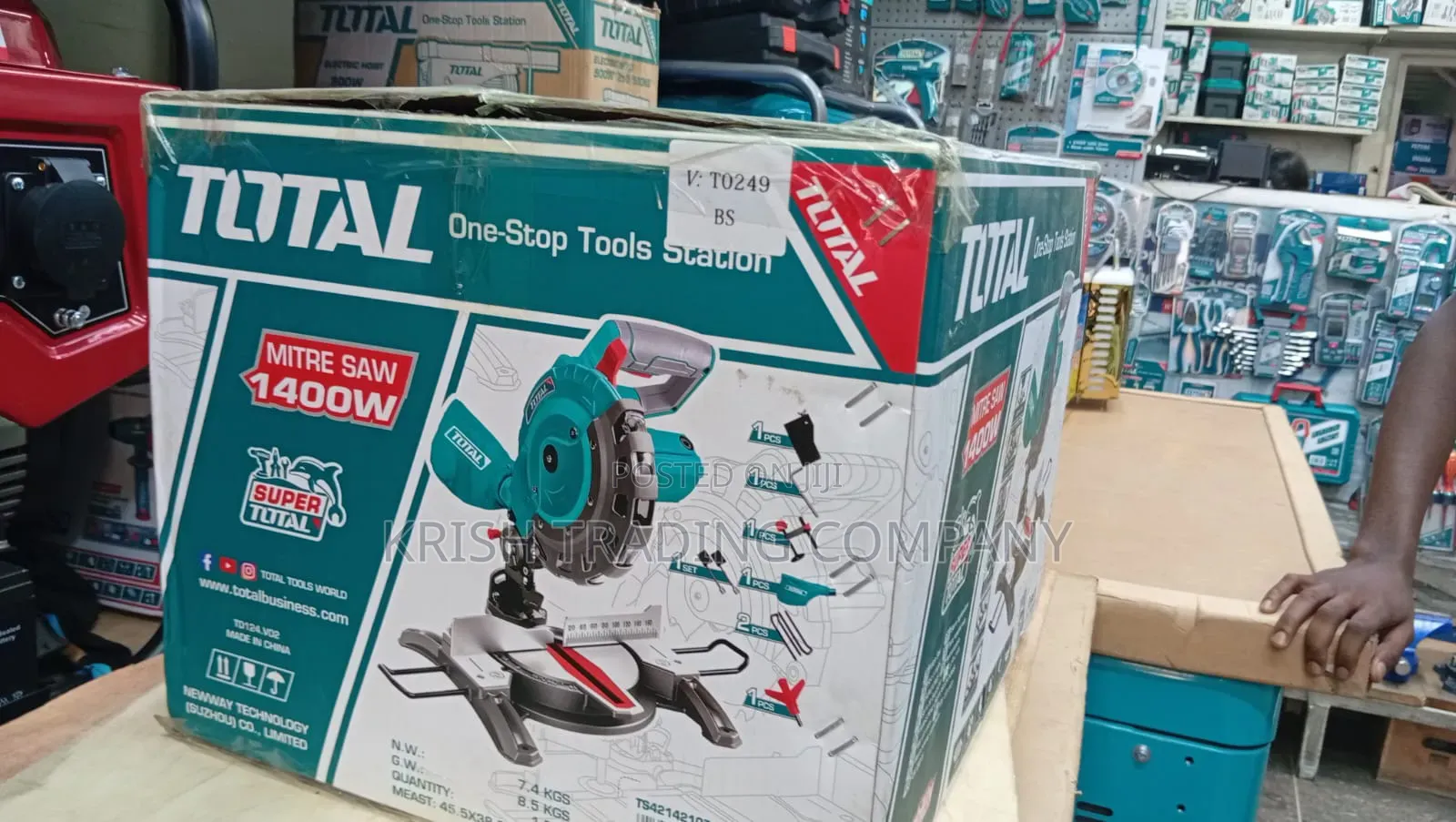 Total 1400w Mitre Saw – Precision Wood Cutting Machine