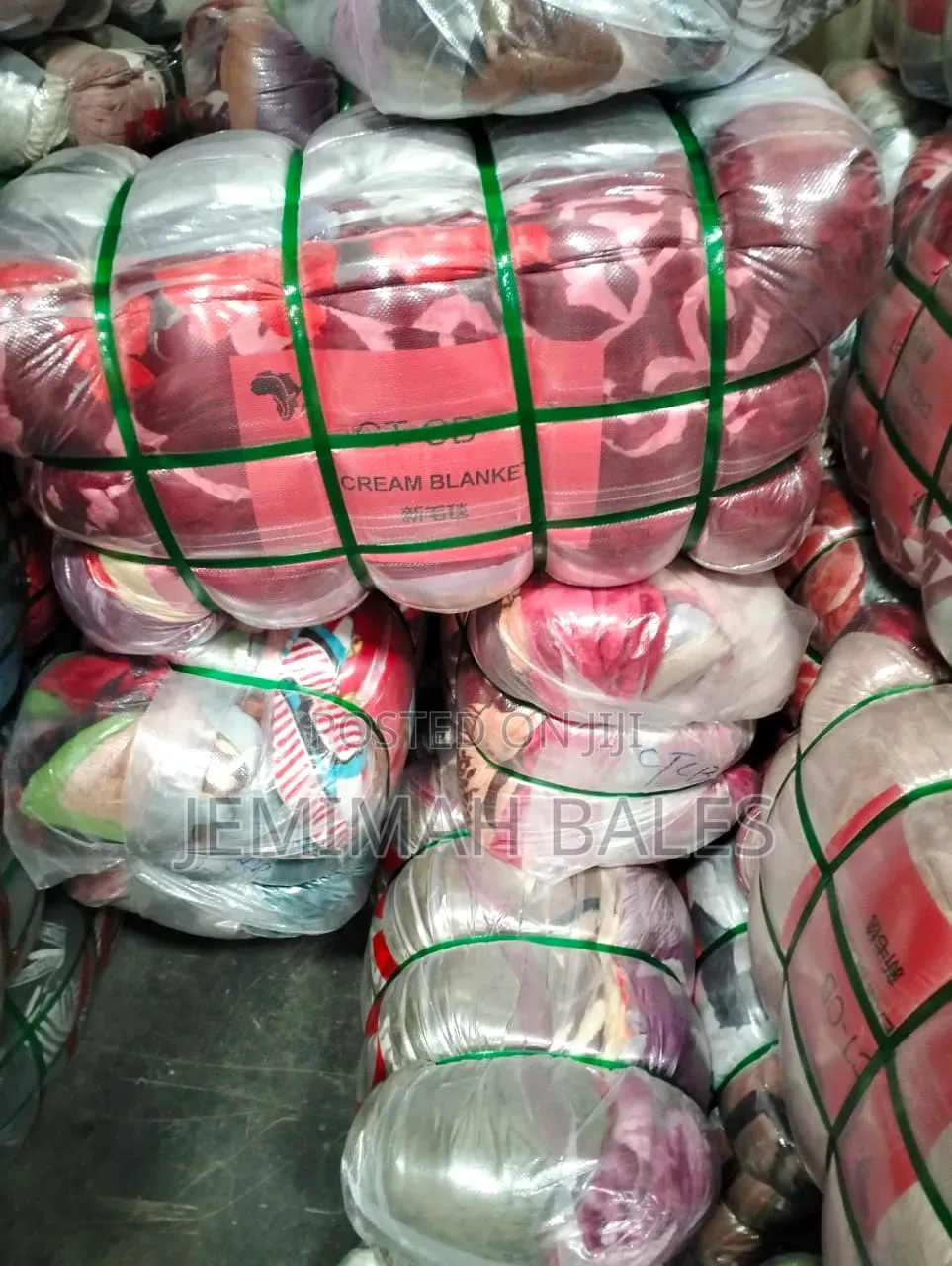 Creme Blankets Mitumba Bales