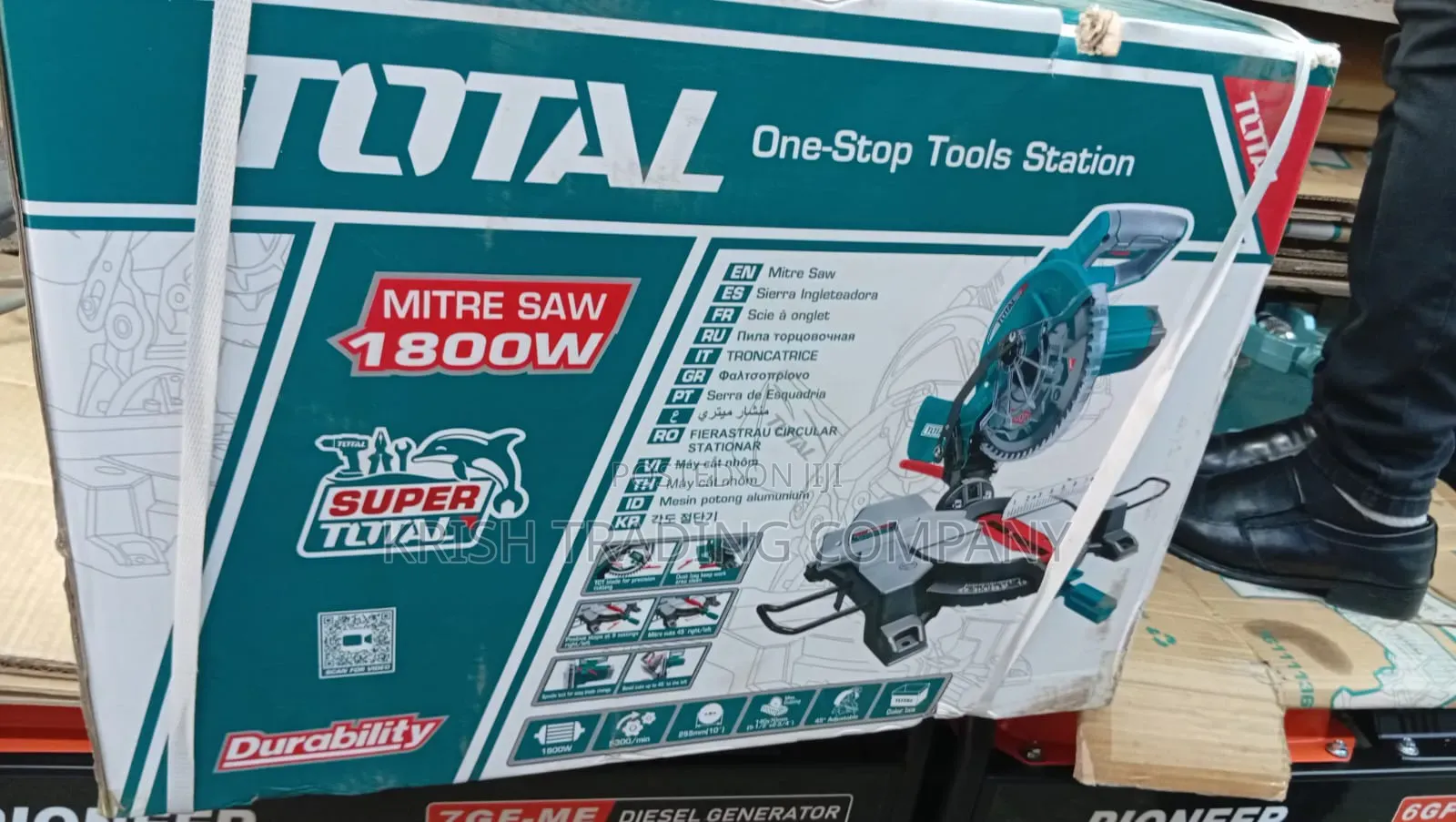 Total 1800w Heavy Duty Mitre Saw – Professional Wood Cutter