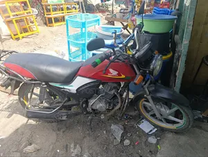 Honda XL 125 2021 Red