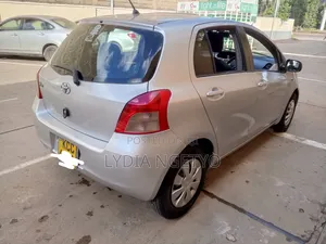 Toyota Vitz 2007 Silver