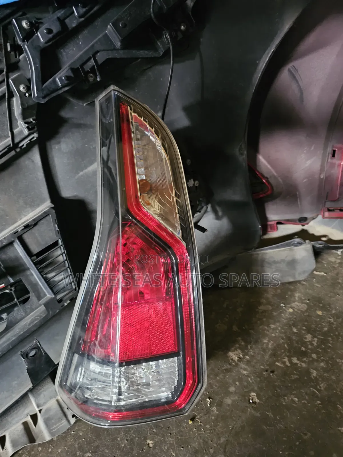 Taillight Serena 2018